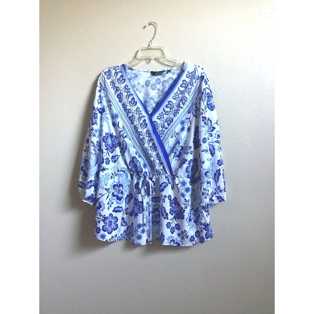 Mile Gabrielle Women's White Blue Floral V Neck‎ Criss Cross Top Blouse Sz 2X